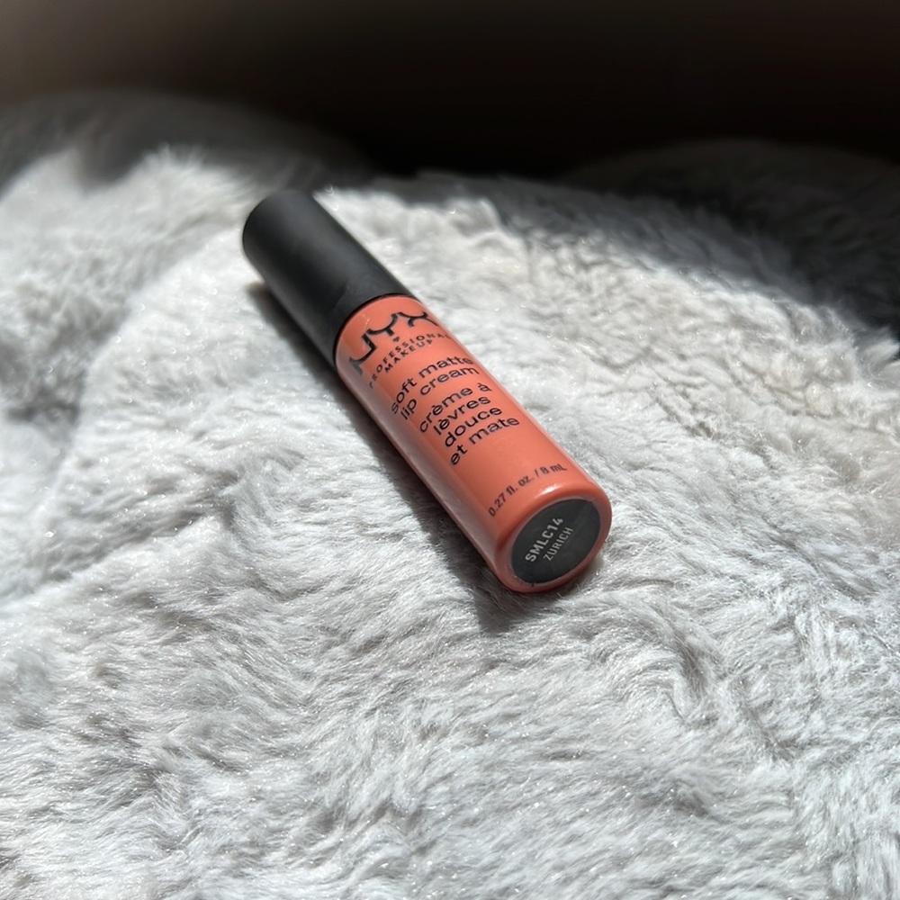 Pink lip makeup bundle - Picture 5 of 8
